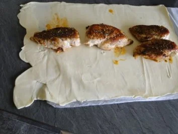 Rezept: Blumenkohl in Zitronenbuttersauce mit Hähnchenbrust in Blätterteig Bild Nr. 3 Blumenkohl in Zitronenbuttersauce mit Hähnchenbrust in Blätterteig - Rezept - Bild Nr. 3