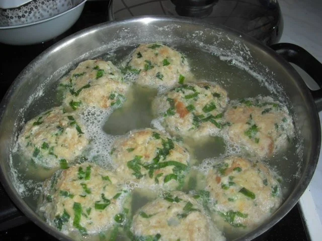 Rezept: Semmelknödel-Variation mit Bärlauch Bild Nr. 6 Semmelknödel-Variation mit Bärlauch - Rezept - Bild Nr. 6