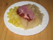 Geschmortes Sauerkraut mit Kassler und Kartoffel-Würfelchen - Rezept