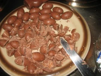 Rezept: Dessert: Ostereier, die keiner mag....Schokomousse an warmen Bananen! Bild Nr. 9 Dessert: Ostereier, die keiner mag....Schokomousse an warmen Bananen! - Rezept - Bild Nr. 9