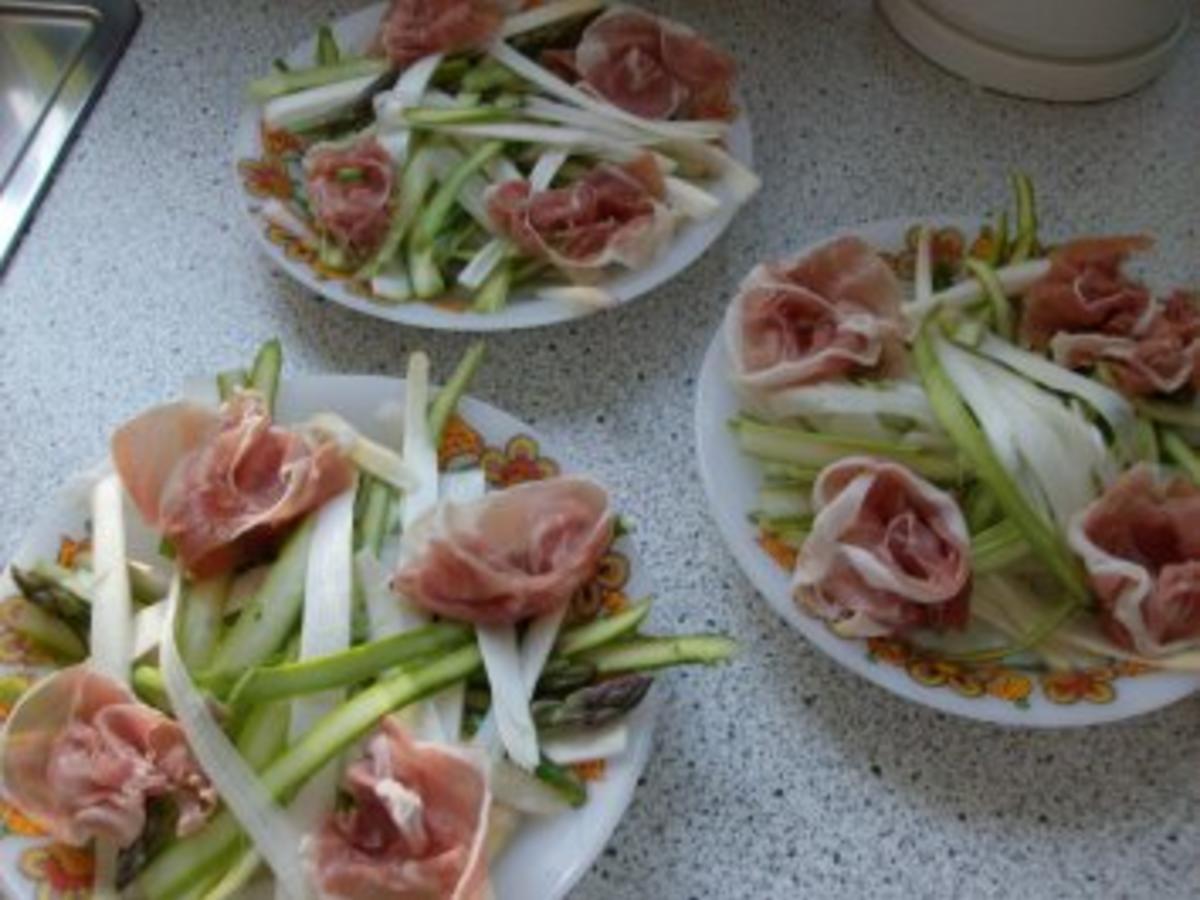 Spargel-Carpaccio mit Serranoschinken - Rezept - kochbar.de