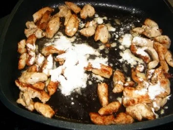 Rezept: Puten -Nudel-Pfanne mit Bärlauch Bild Nr. 5 Puten -Nudel-Pfanne mit Bärlauch - Rezept - Bild Nr. 5