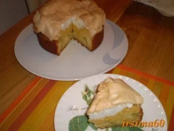 Rhabarberkuchen aus Rührteig mit Baiserhaube - Rezept