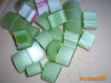 Rhabarberkuchen aus Rührteig mit Baiserhaube - Rezept - Bild Nr. 3