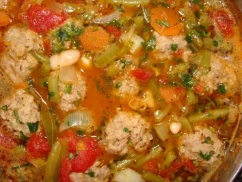 Eintopf : -Schneller Hackbällchen-Gemüseeintopf - Rezept - Bild Nr. 2