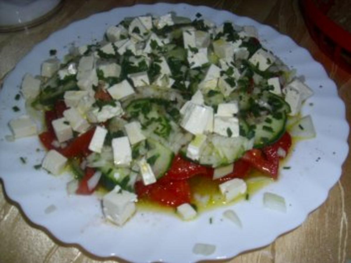 Tomaten-Gurkensalat ~ Damates Salatasi - Rezept - kochbar.de