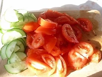 Rezept: Tomaten-Gurkensalat ~ Damates Salatasi Bild Nr. 2 Tomaten-Gurkensalat ~ Damates Salatasi - Rezept - Bild Nr. 2