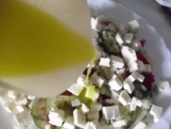 Rezept: Tomaten-Gurkensalat ~ Damates Salatasi Bild Nr. 9 Tomaten-Gurkensalat ~ Damates Salatasi - Rezept - Bild Nr. 9