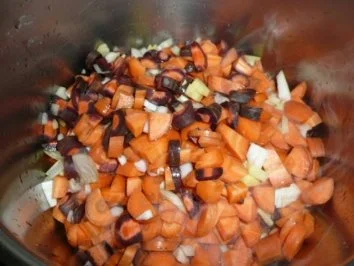 SUPPE/FISCH:Möhren -Ingwer-Suppe mit  Saibling - Rezept - Bild Nr. 2