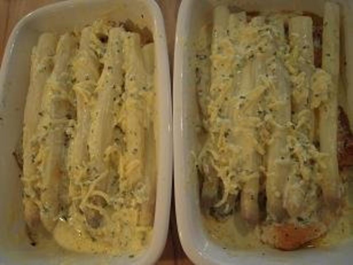 Spargel legt sich auf Putenschnitzel und wird mit  Käsesoße überbacken - Rezept - Bild Nr. 7
