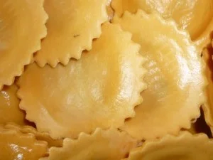 Rezept: Spargel an Dijon-Hollandaise mit gefüllten Margerithes und krossem Bacon Bild Nr. 2 Spargel an Dijon-Hollandaise mit gefüllten Margerithes und krossem Bacon - Rezept - Bild Nr. 2