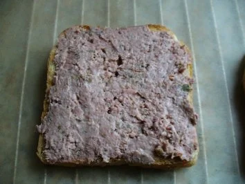 verschiedene Toastscheiben mit Käse überbacken - Rezept - Bild Nr. 2