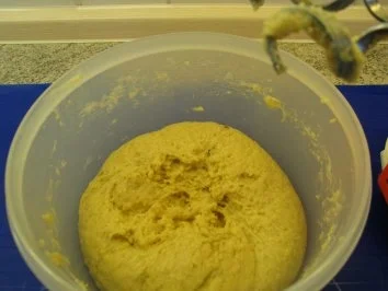 Rezept: Brot + Brötchen: Vanille-Hefekranz mit Rosmarin Bild Nr. 3 Brot + Brötchen: Vanille-Hefekranz mit Rosmarin - Rezept - Bild Nr. 3