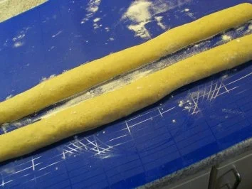 Rezept: Brot + Brötchen: Vanille-Hefekranz mit Rosmarin Bild Nr. 4 Brot + Brötchen: Vanille-Hefekranz mit Rosmarin - Rezept - Bild Nr. 4