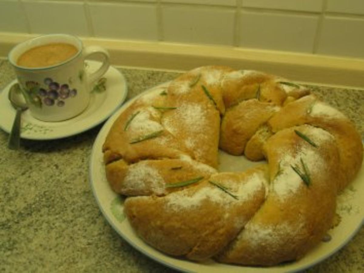 Brot + Brötchen: Vanille-Hefekranz mit Rosmarin - Rezept - Bild Nr. 7