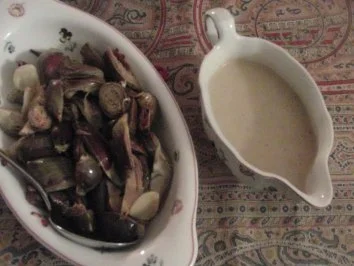 Rezept: Babyartischocken mit weißer Bohnencreme Babyartischocken mit weißer Bohnencreme - Rezept