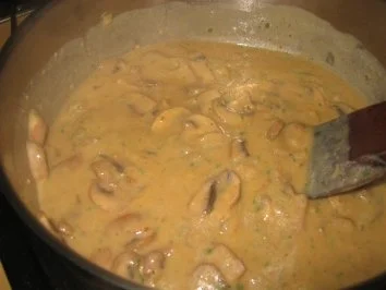 Rezept: Fleisch: Wasabi-Petersilienröllchen an frischem Champignonsößchen... Bild Nr. 2 Fleisch: Wasabi-Petersilienröllchen an frischem Champignonsößchen... - Rezept - Bild Nr. 2