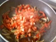 Tomaten-Ricotta-Tortellini  mit Champignons und was sonst noch so da war.... - Rezept - Bild Nr. 3