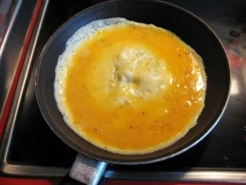 Rezept: Omlette mit Garnelen und Spargelsalat Bild Nr. 2 Omlette mit Garnelen und Spargelsalat - Rezept - Bild Nr. 2