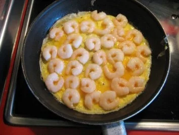 Rezept: Omlette mit Garnelen und Spargelsalat Bild Nr. 3 Omlette mit Garnelen und Spargelsalat - Rezept - Bild Nr. 3