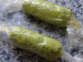 Rezept: Lammkoteletts mit Bärlauchkruste und cremigen Auberginen Bild Nr. 4 Lammkoteletts mit Bärlauchkruste und cremigen Auberginen - Rezept - Bild Nr. 4