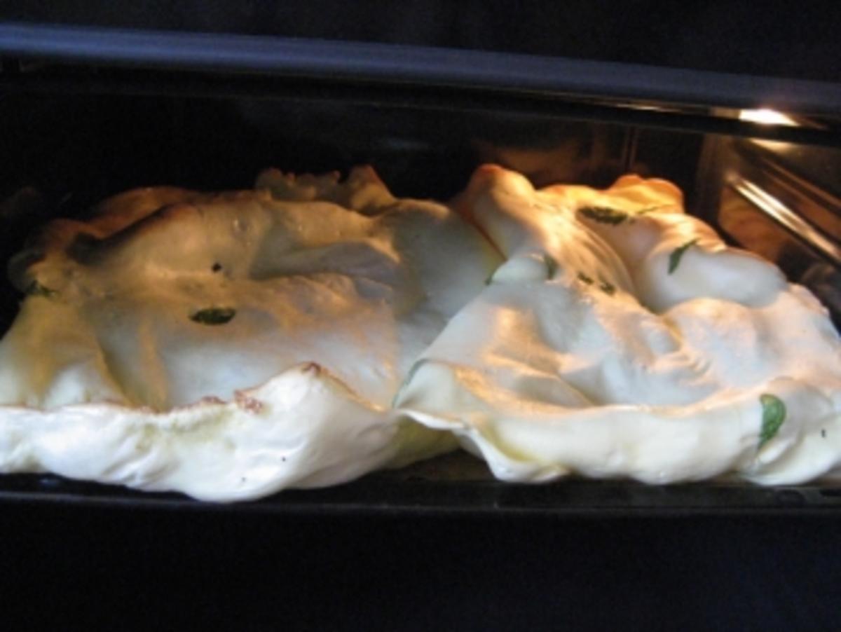 Pfannkuchen vom Blech mit Frischkäse-Rucola-Füllung - Rezept - Bild Nr. 2