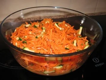 Karotten-Zucchinisalat - Rezept