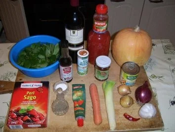 Kürbiscremsuppe mit Champignons und Feldsalatstreifen - Rezept - Bild Nr. 2