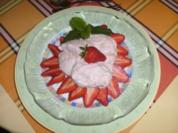 Rhabarber-Quark-Mousse mit frischen Erdbeeren - Rezept