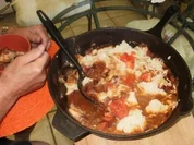 Bohnen: Chili Pfanne mit Kartoffelbrei und Kaese - Echt Amerikanisch - Rezept