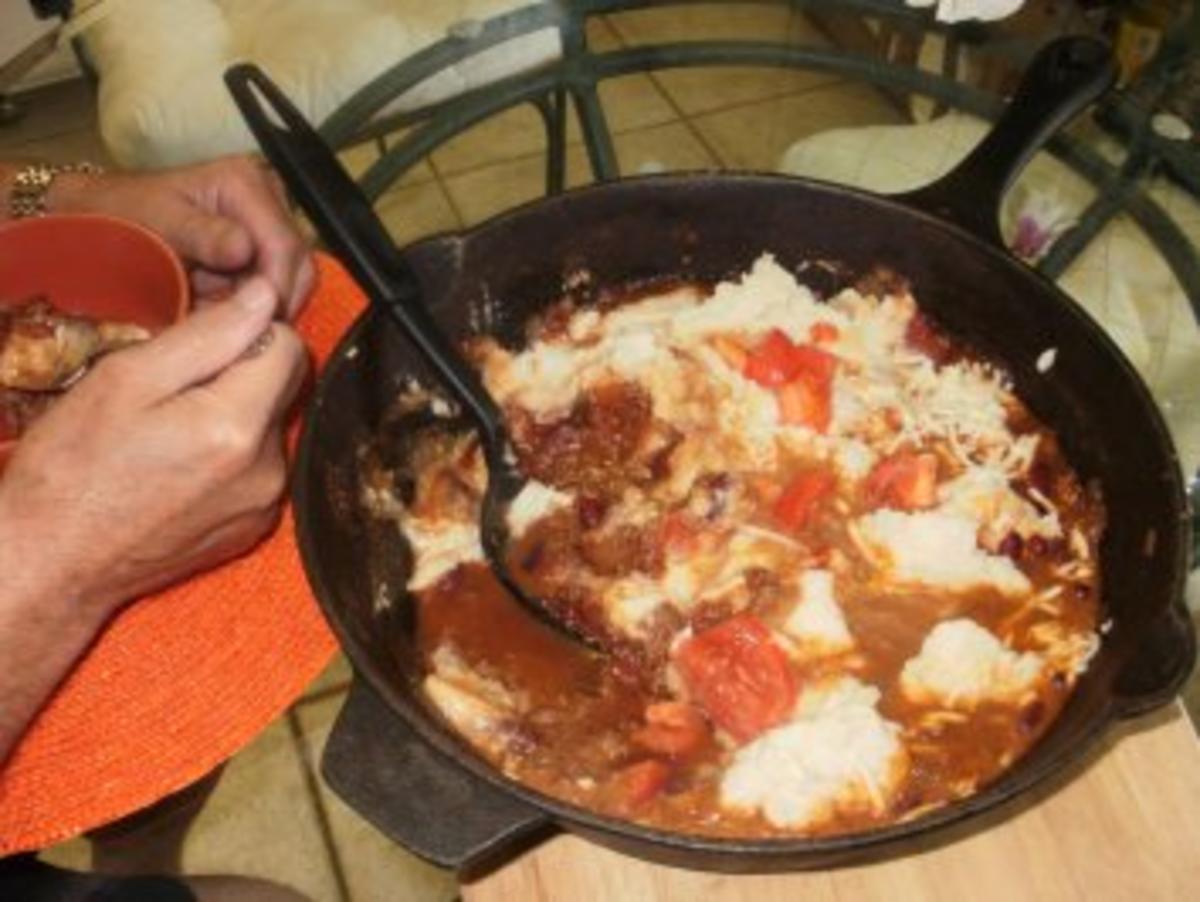 Bilder für Bohnen: Chili Pfanne mit Kartoffelbrei und Kaese - Echt Amerikanisch - Rezept