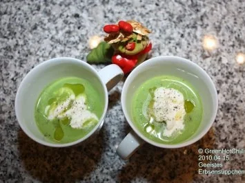 Rezept: Geeistes Erbsensüppchen (Mit Bild und Raupi) Geeistes Erbsensüppchen (Mit Bild und Raupi) - Rezept
