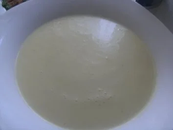 Rezept: Melonen-Zuchini-Schaum-Süppchen Melonen-Zuchini-Schaum-Süppchen - Rezept