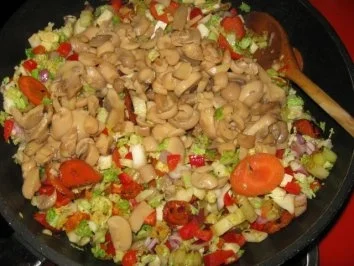 Asia - China - Hähnchen - Gemüsepfanne - Rezept - Bild Nr. 10