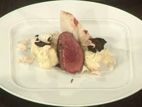 Duett vom Springbockrücken mit afrikanischer Soße und Piripiri-Gemüse - Rezept