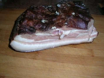 Geräucherter Speck an Sauerkraut und Kartoffelpüree - Omas alte, aber kalorienreiche Küche - Rezept