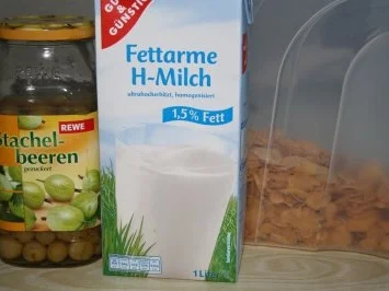 Stachelbeer-Cornflakes-Swimmingpool - Rezept - Bild Nr. 2