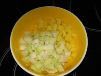 Rezept: Kohlrabi-Kartoffel-Suppe mit feinen Lachsschinkenstreifen Bild Nr. 4 Kohlrabi-Kartoffel-Suppe mit feinen Lachsschinkenstreifen - Rezept - Bild Nr. 4