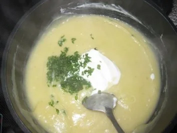 Rezept: Kohlrabi-Kartoffel-Suppe mit feinen Lachsschinkenstreifen Bild Nr. 7 Kohlrabi-Kartoffel-Suppe mit feinen Lachsschinkenstreifen - Rezept - Bild Nr. 7