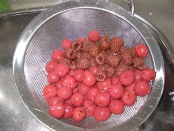 Mein Käsekuchen mit Kirschen und Himbeeren ..... - Rezept - Bild Nr. 4