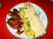 Stangenspargel, panierte Hähncheninnenfilets - Rezept