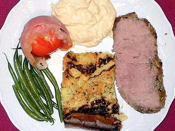 Rezept: Rippenbraten mit Yorkshire Pudding und Meerrettich-Sahnesoße Rippenbraten mit Yorkshire Pudding und Meerrettich-Sahnesoße - Rezept