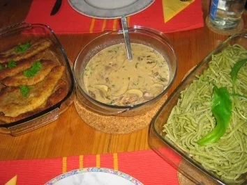 Schnitzel Jägerart an Bärlauchspätzle - Rezept - Bild Nr. 7