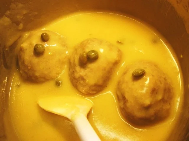 Rezept: Hackfleischklopse in Kapernsoße... Bild Nr. 6 Hackfleischklopse in Kapernsoße... - Rezept - Bild Nr. 6