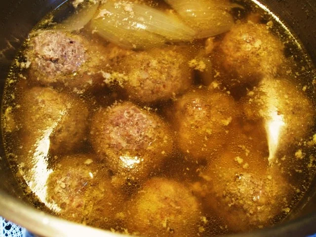 Rezept: Hackfleischklopse in Kapernsoße... Bild Nr. 4 Hackfleischklopse in Kapernsoße... - Rezept - Bild Nr. 4