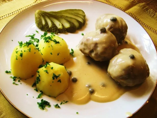 Rezept: Hackfleischklopse in Kapernsoße... Bild Nr. 7 Hackfleischklopse in Kapernsoße... - Rezept - Bild Nr. 7