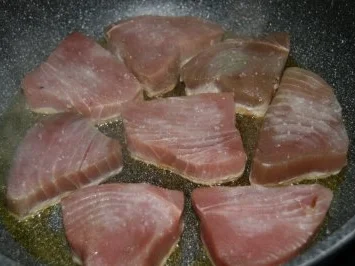 Fisch: Thunfischfilet mit Mangosauce und Paprikasalat - Rezept - Bild Nr. 7