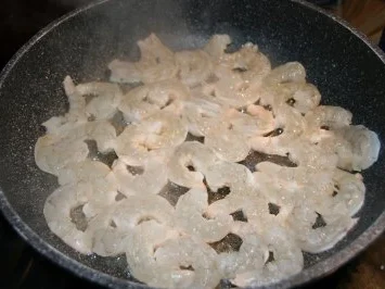 Rezept: Crevetten: King Prawns mit Bandnudeln und Mango-Chili-Sauce Bild Nr. 5 Crevetten: King Prawns mit Bandnudeln und Mango-Chili-Sauce - Rezept - Bild Nr. 5