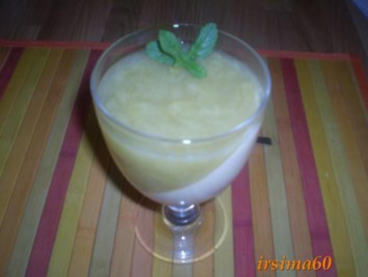 Vanillepudding mit Rhabarberkompott - Rezept