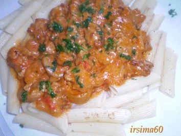 Rezept: Scharfe Hacksoße mit Penne Scharfe Hacksoße mit Penne - Rezept